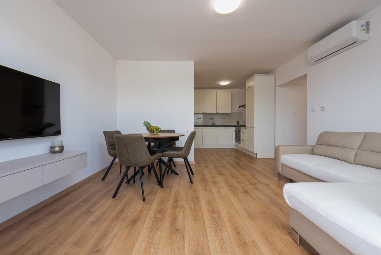 Rooms & Apartments Niko Sukošan 외부 사진